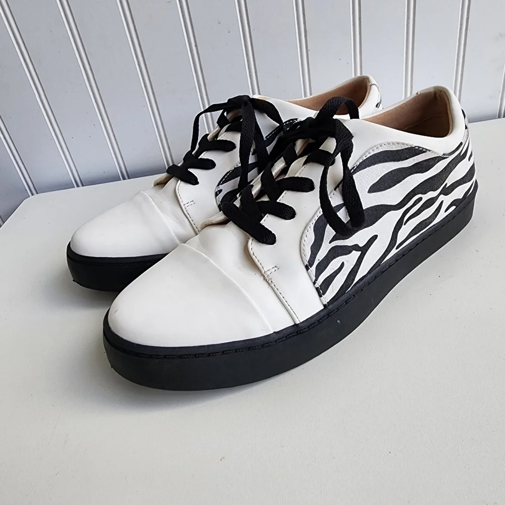 JOURNEE COLLECTION Womens Black White Taschi Cap Toe Platform Sneakers Shoes 8.5